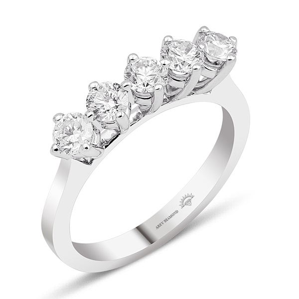 0.94 Carat Round Brilliant Diamond Wedding Ring