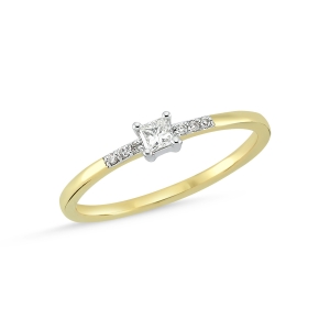 Princess Cut Diamond Ring